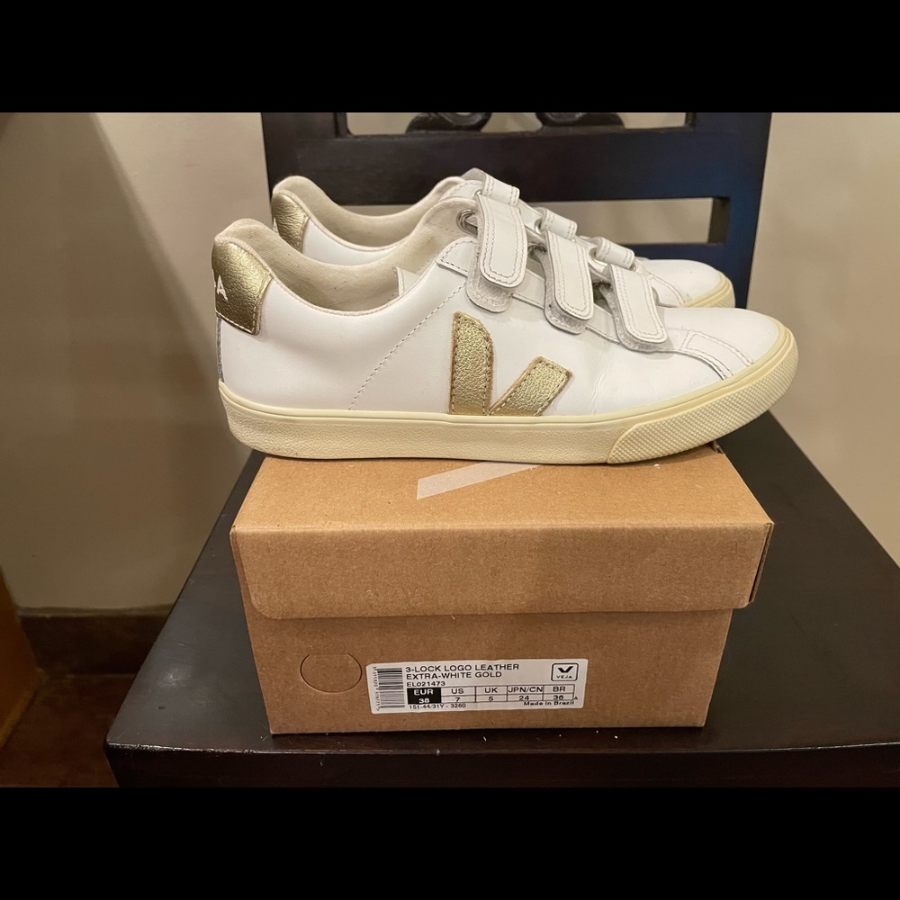Veja 3-Lock Logo Leather Extra-White Gold, Size 38